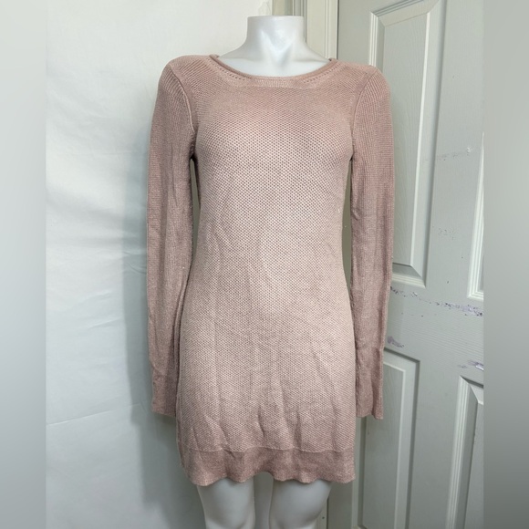 Elegant Pink Knit Dress - Picture 1 of 16